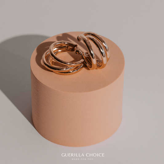 ELISE CHARM GOLD EARRINGS - Lolomo!