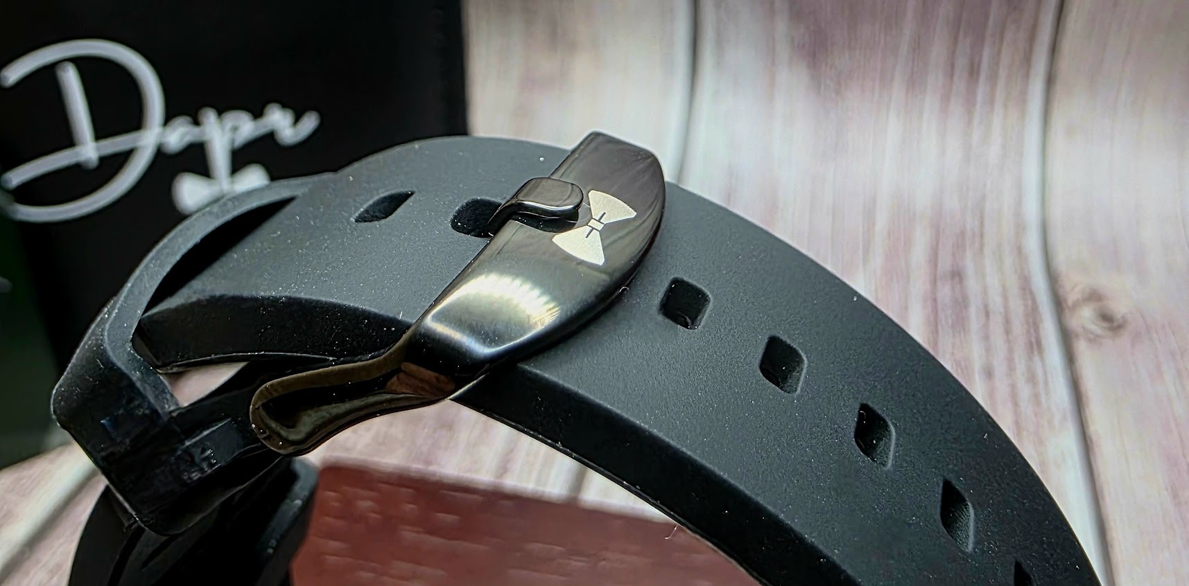 Minimalist Quartz Men's Watch - The Dark Night by Dapr