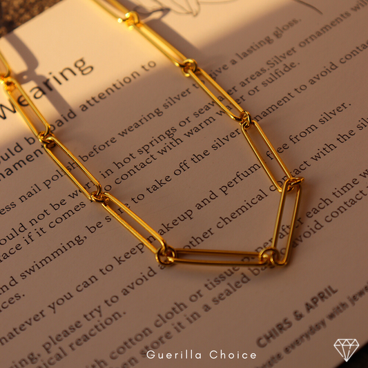 ALISON CHARM CHAIN NECKLACE