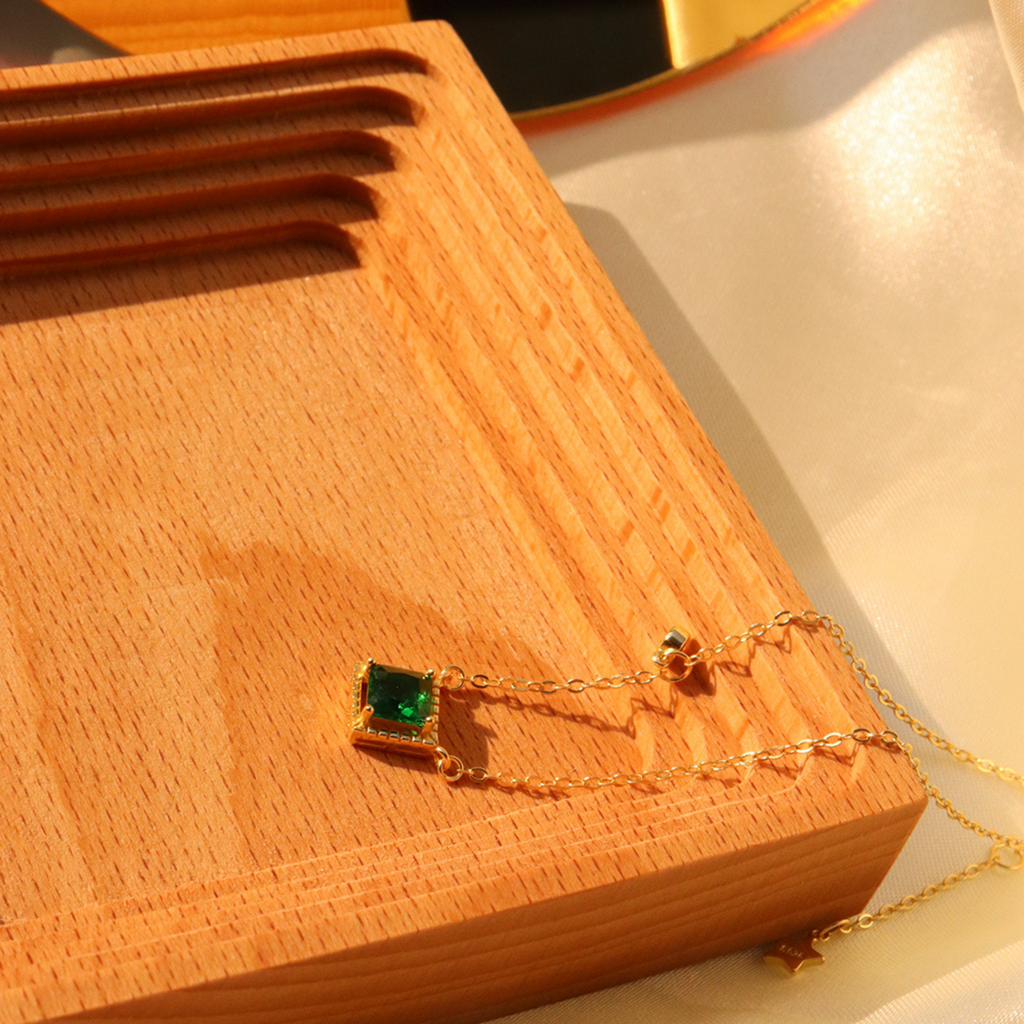 COLLAR DE CRISTAL DE GERTRUDE