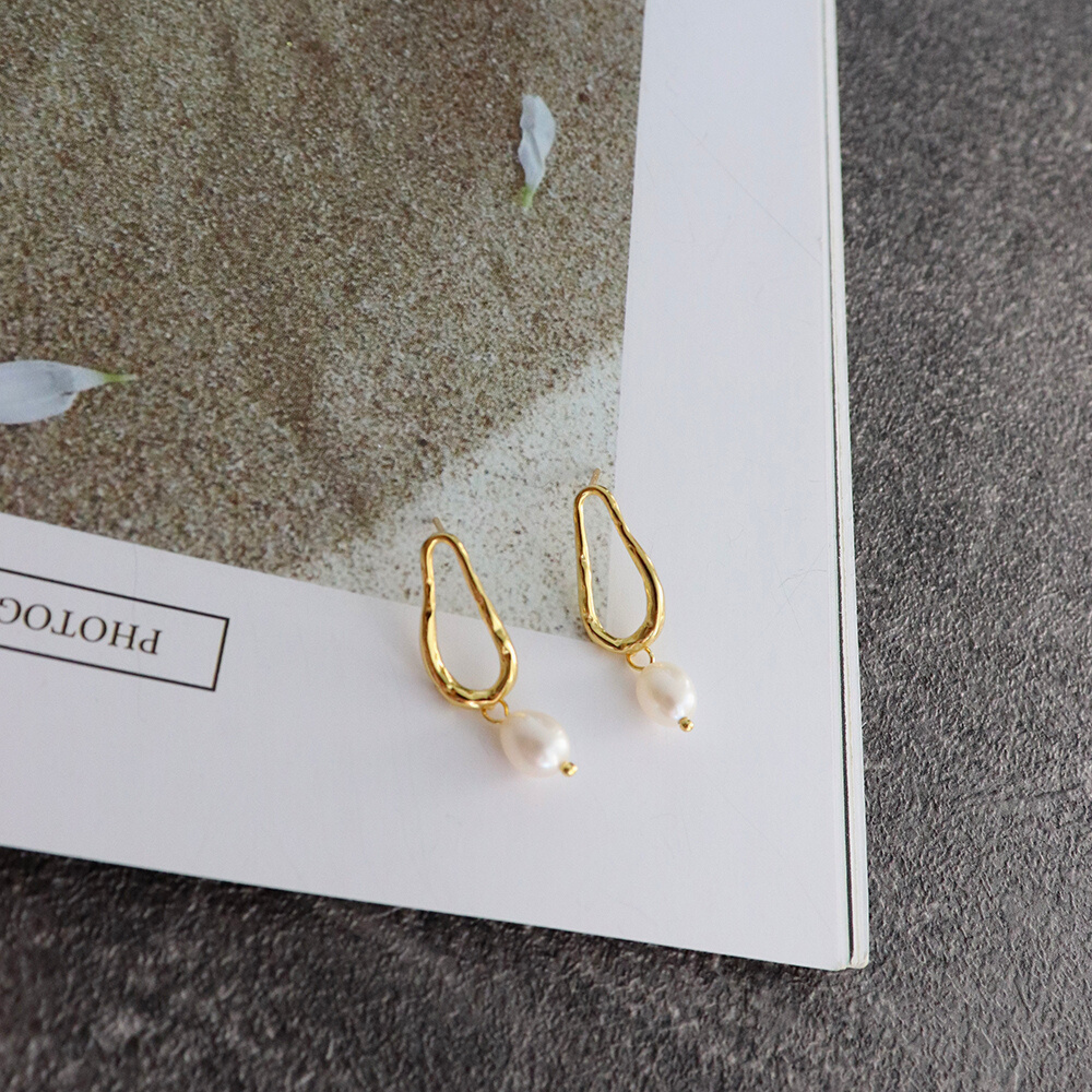 AVELINE PEARL EARRINGS