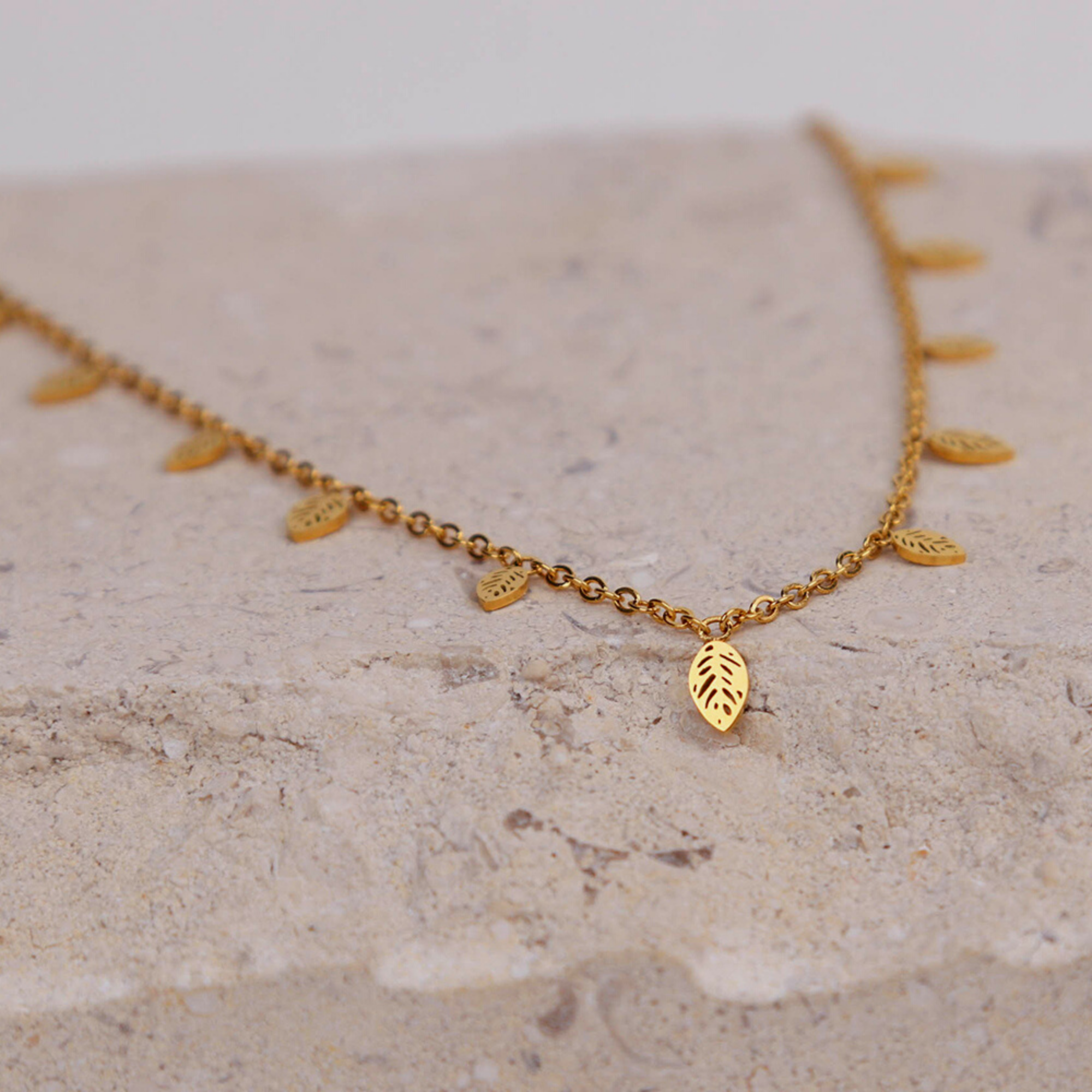 CAROLINE FAVREAU NECKLACE