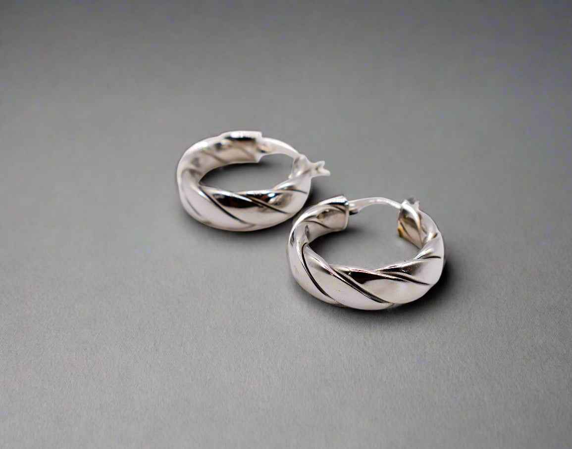 Boucles d'oreilles créoles en argent sterling à tourbillon italien – Design torsadé élégant