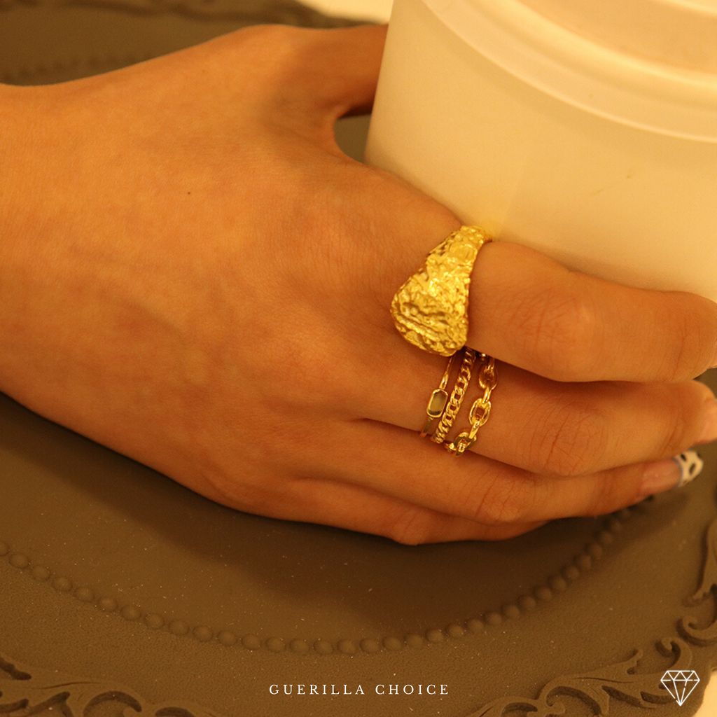 C'EST LA VIE CHARM RING