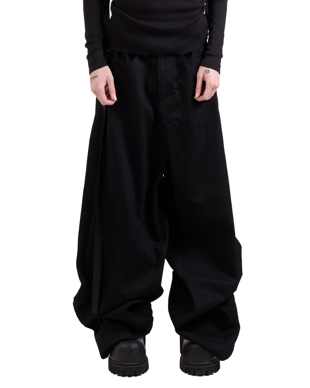 BLACK SCOUT DENIM - Lolomo!