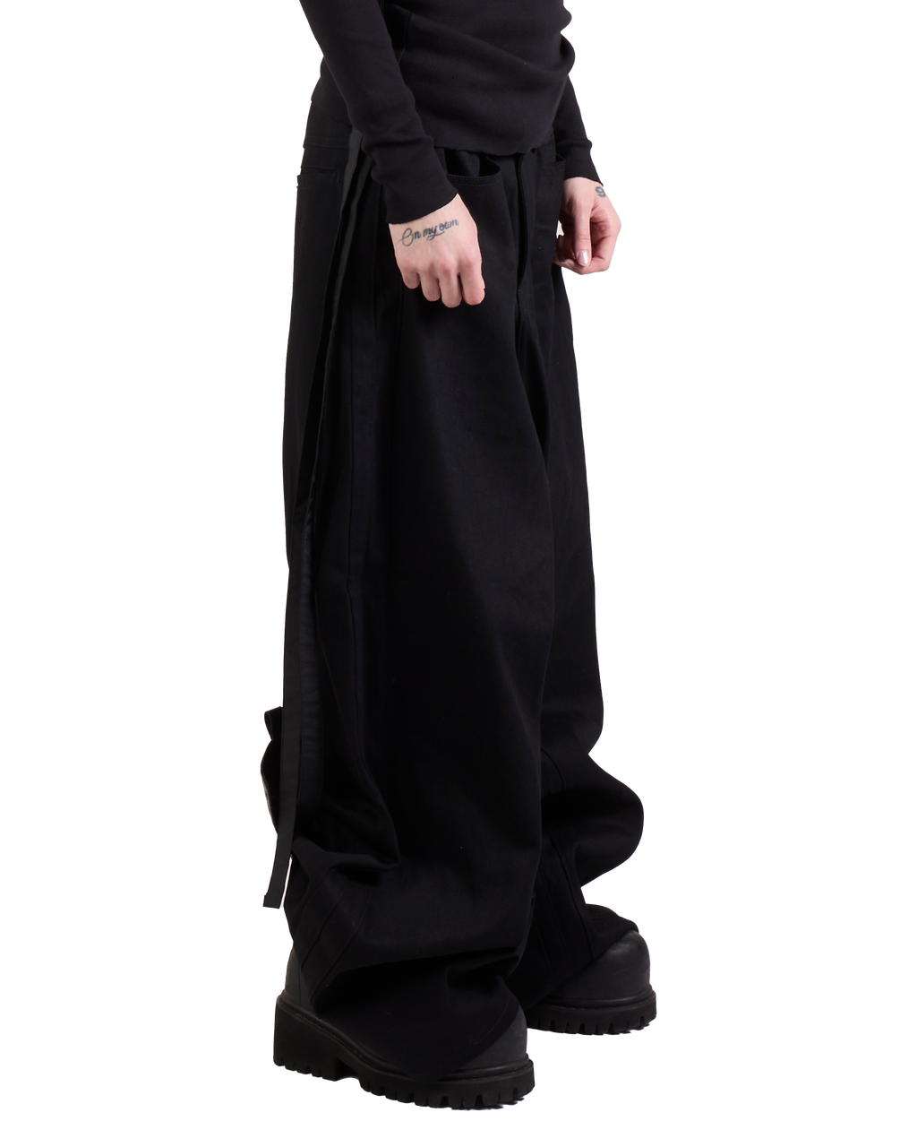 BLACK SCOUT DENIM - Lolomo!