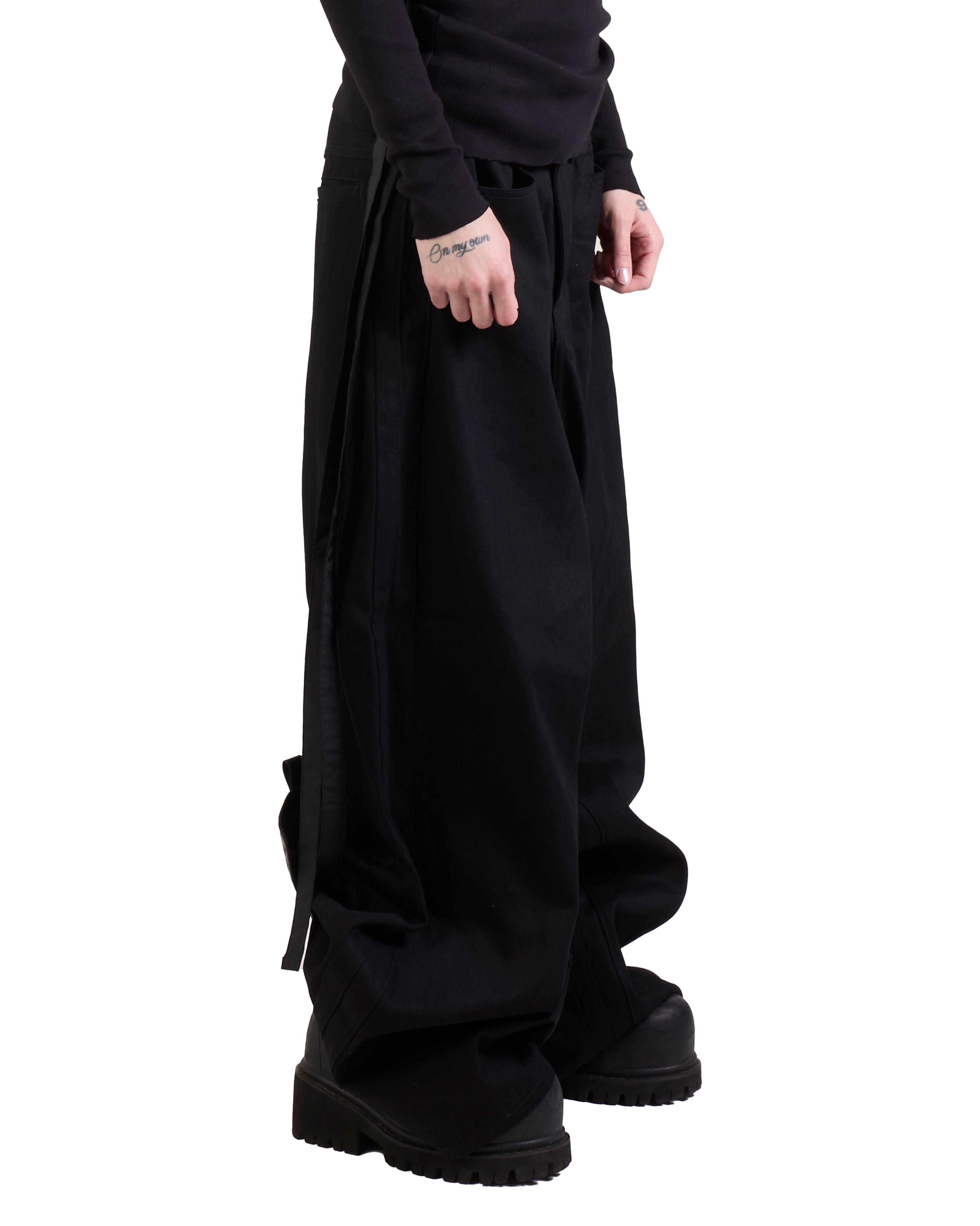 BLACK SCOUT DENIM - Lolomo!