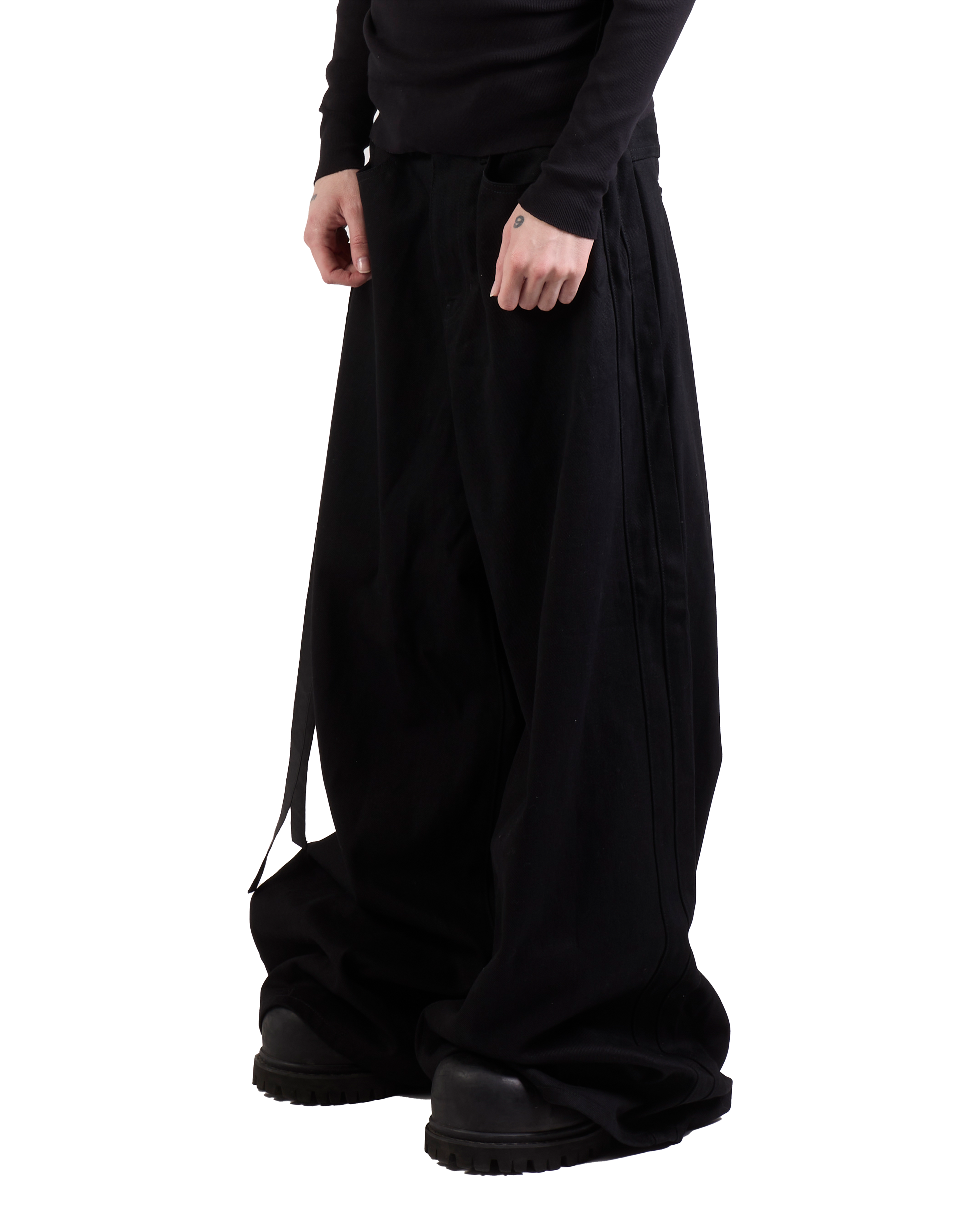 BLACK SCOUT DENIM - Lolomo!