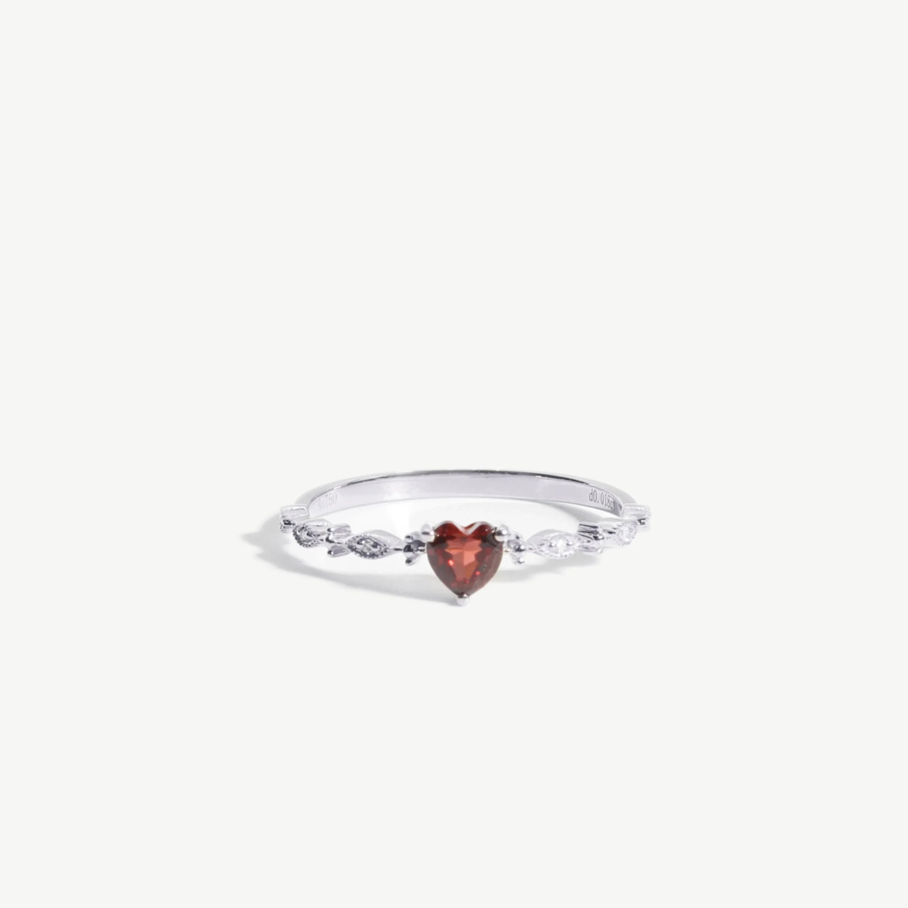 Guerilla Choice Royal Heart 18K White Gold Love Ring - Lolomo!