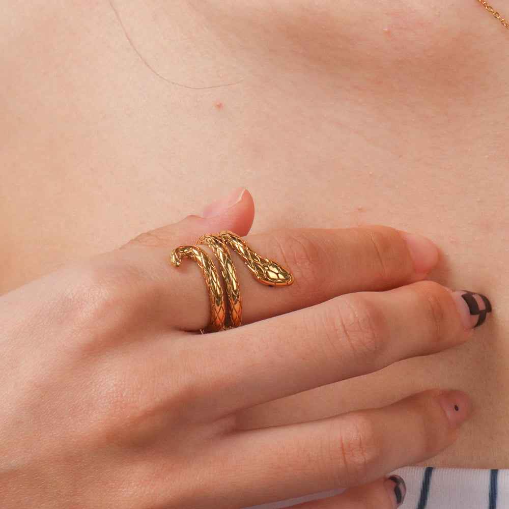 ESTELLE SNAKE RING