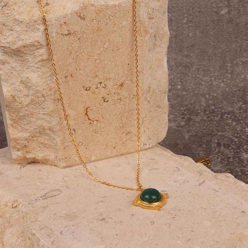 GREEN CAT EYE NECKLACE