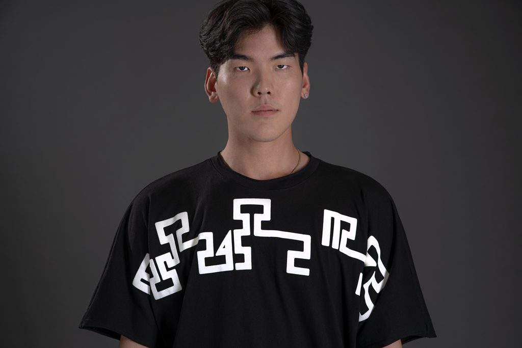 Manifesting Dreams Tee - Onyx