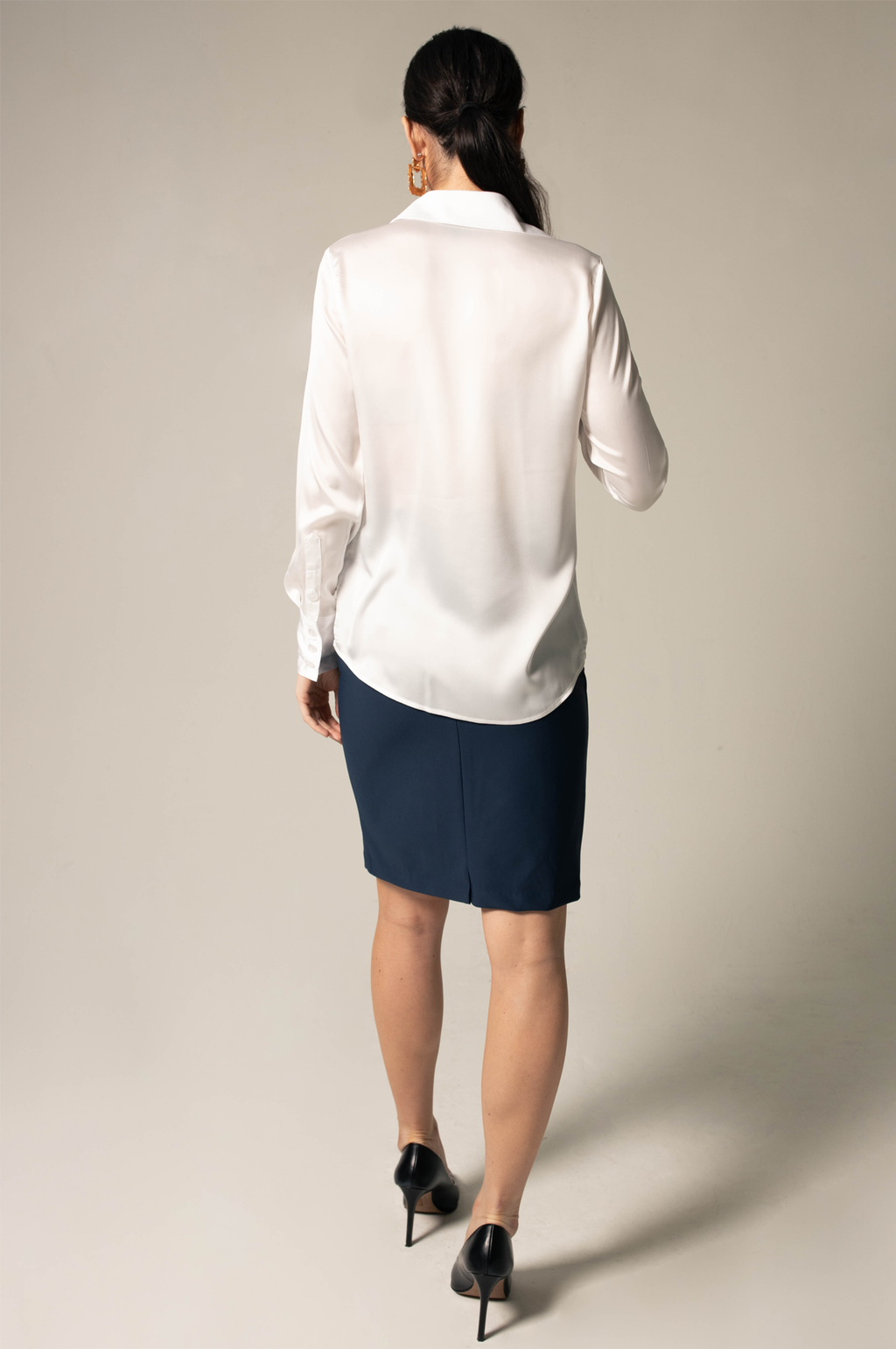 Elegance Silk Blouse in White – Luxurious Women’s Top - Lolomo!