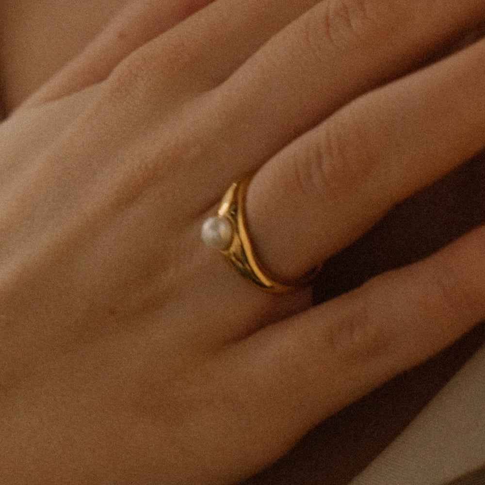 CORINE 18K GOLD PLATED RING