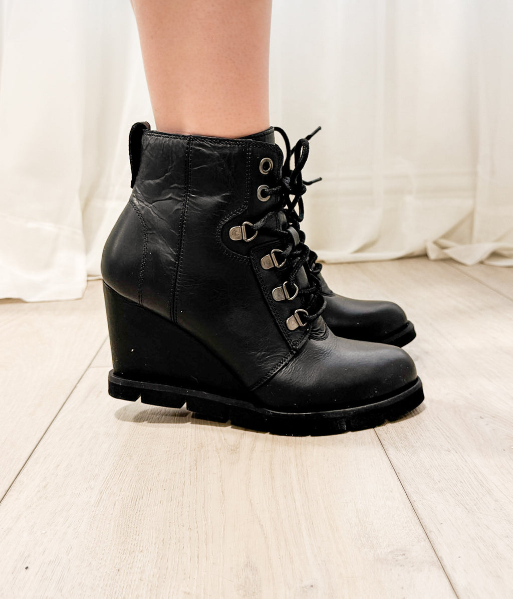 Joana Boot in Black
