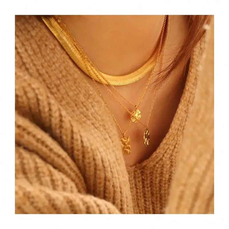 L’Ovale Doré Necklace