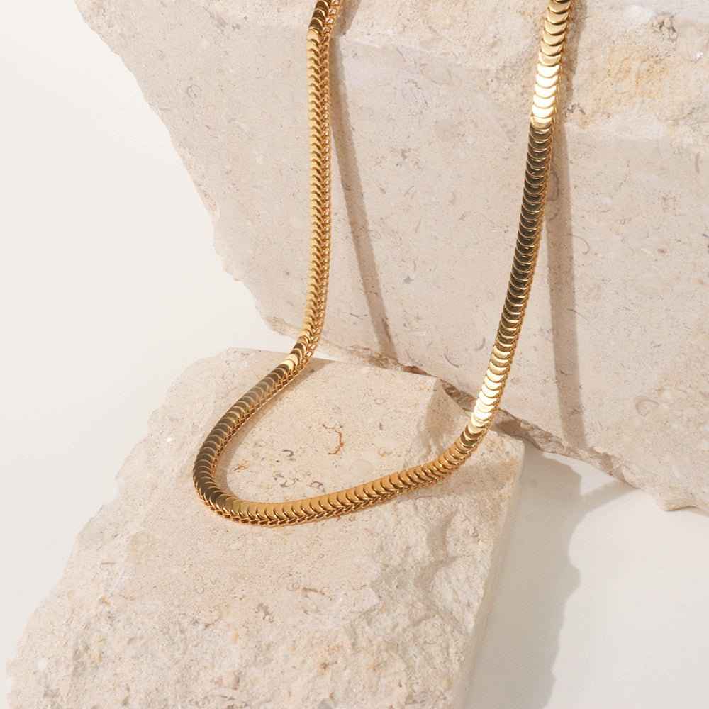 ROSAIRE SNAKE NECKLACE