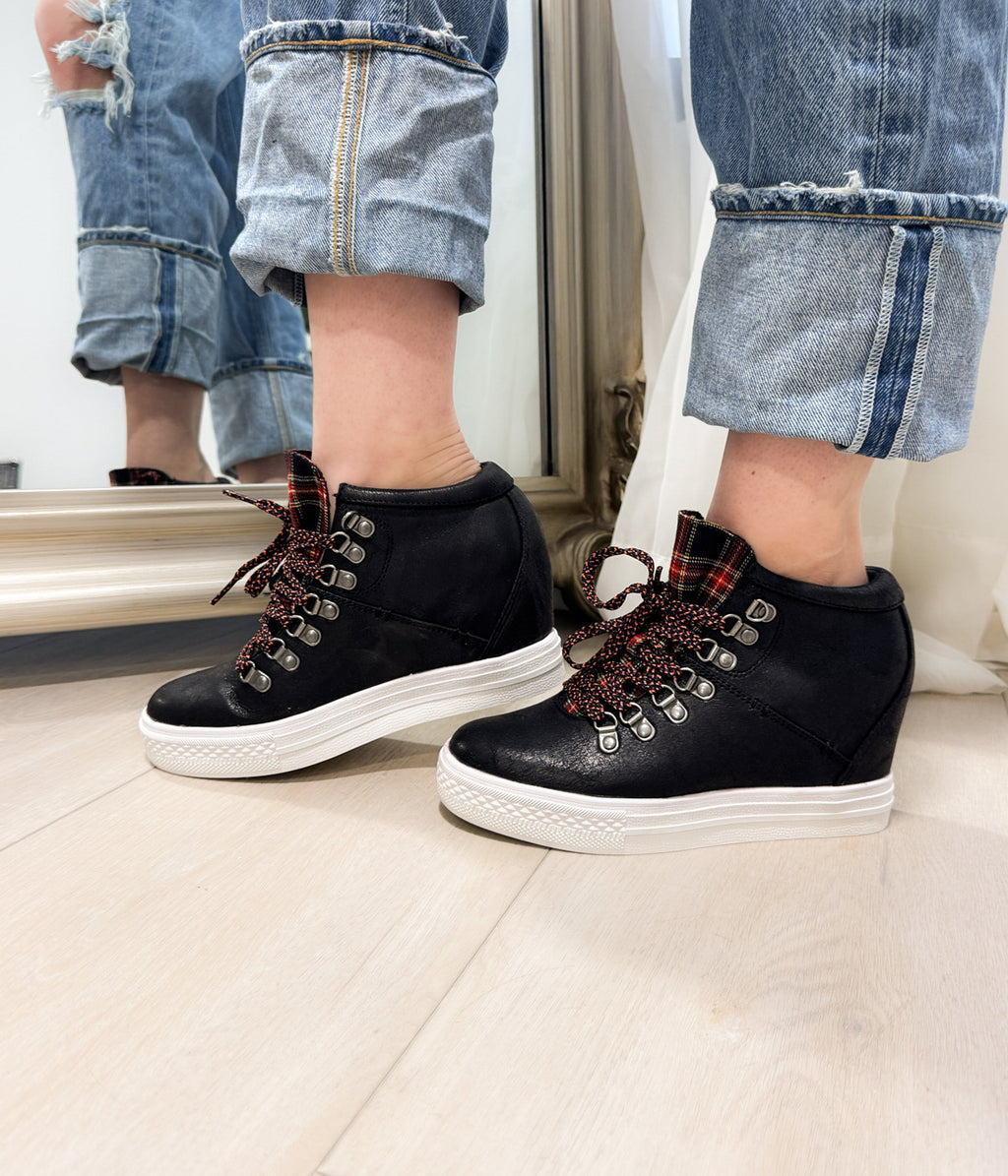 Tibi Sneaker in Black