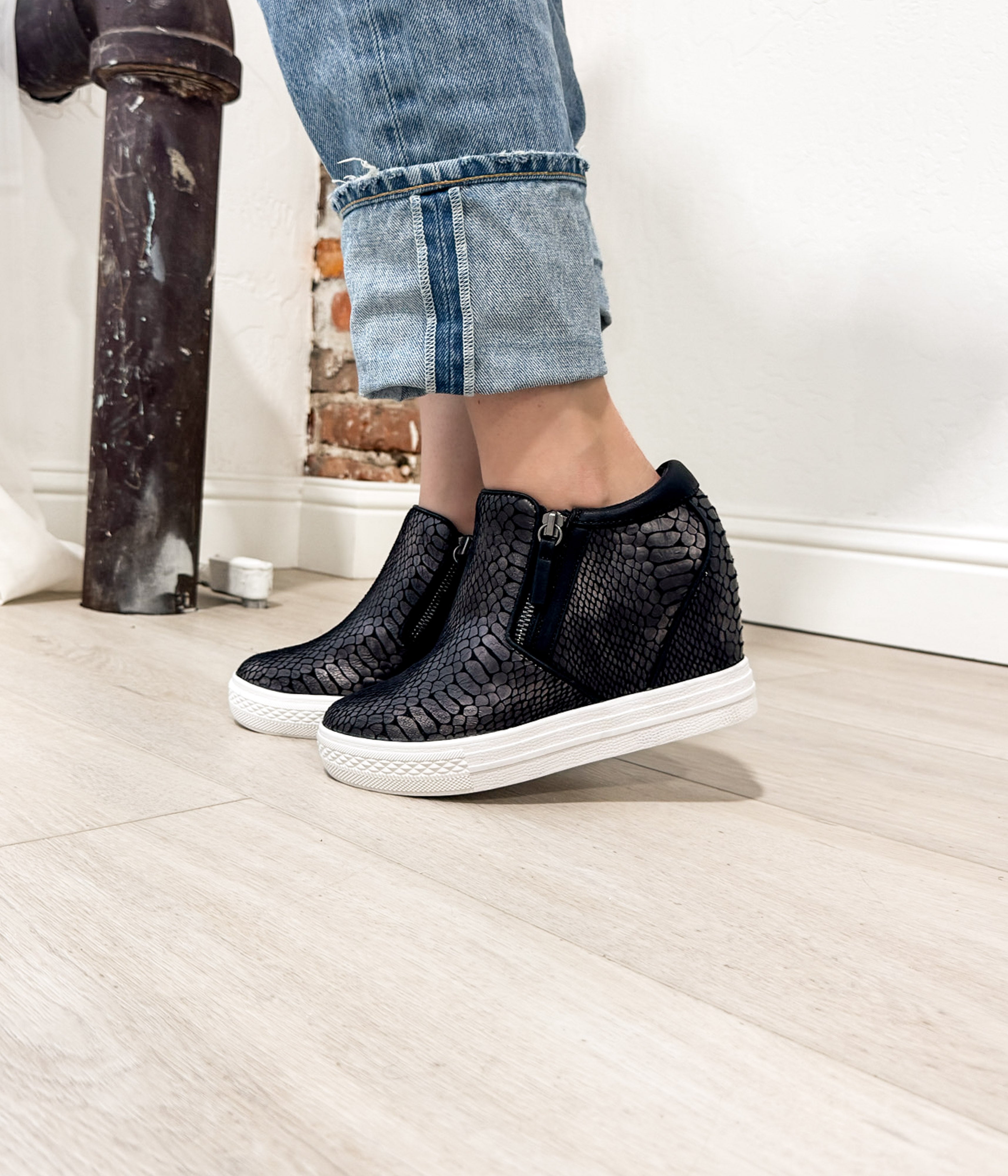 Timmibelle Wedge Sneaker in Black